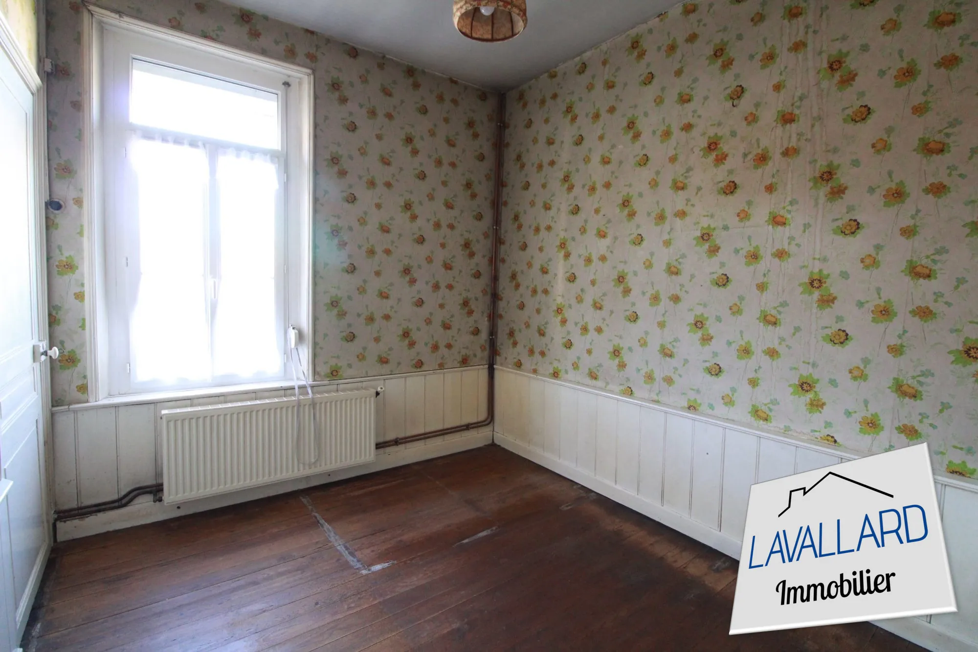 Maison à rénover de 79,60 m² à Beauval avec jardin et parking 