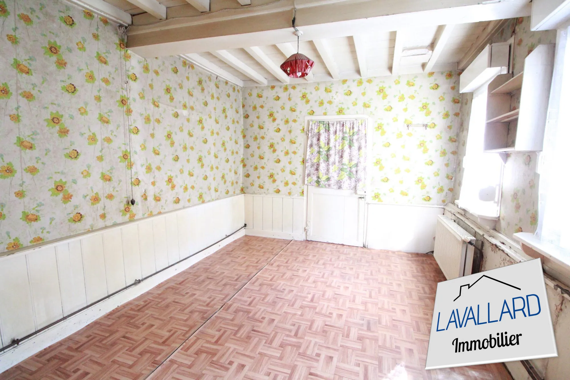 Maison à rénover de 79,60 m² à Beauval avec jardin et parking 
