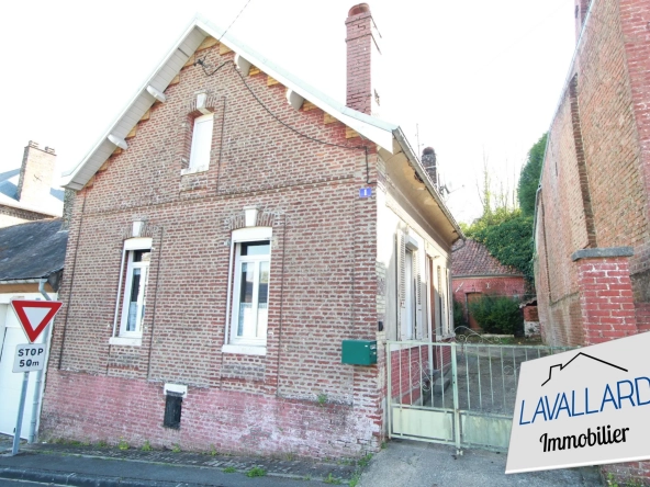 Maison à rénover de 79,60 m² à Beauval avec jardin et parking