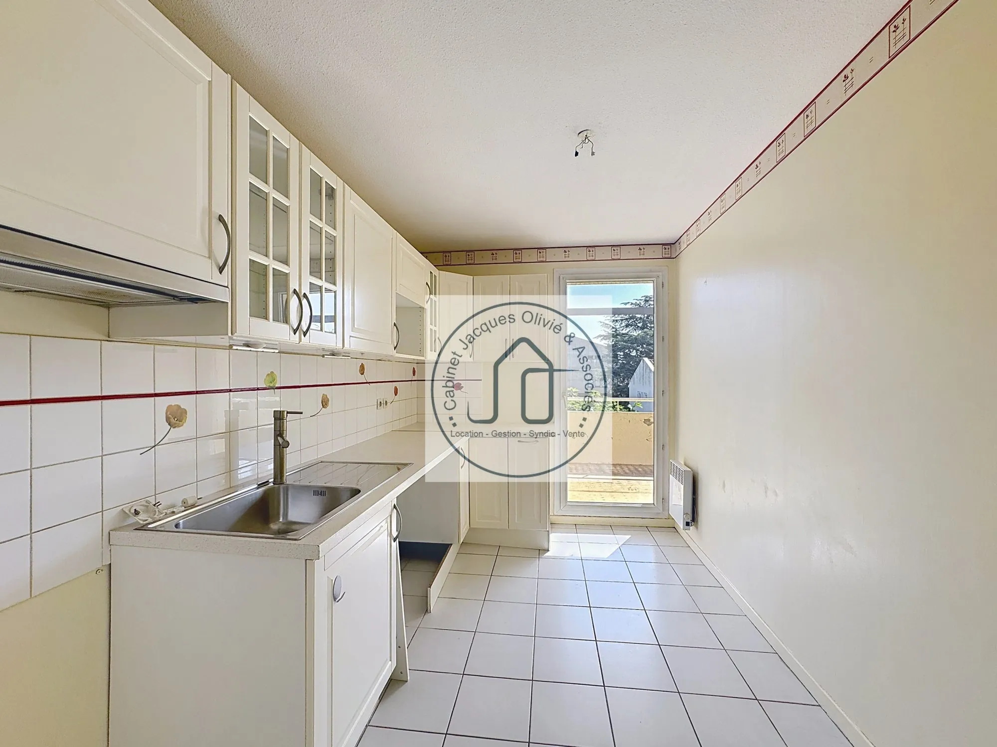 Belle appartement T2 lumineux avec terrasse et piscine à Aucamville 