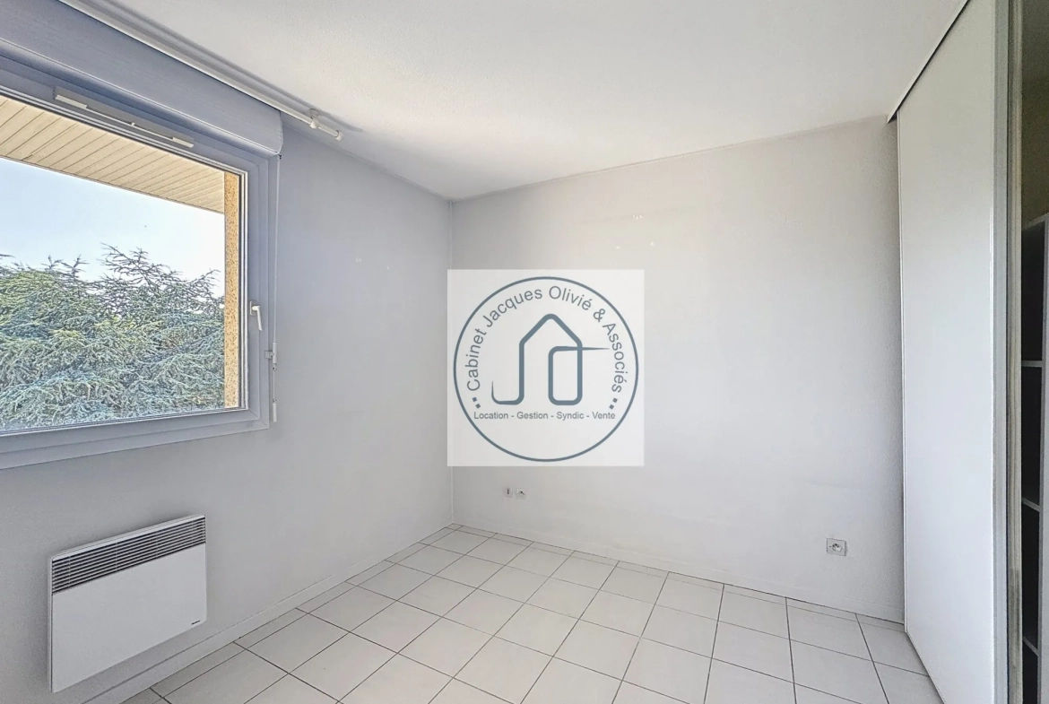 Belle appartement T2 lumineux avec terrasse et piscine à Aucamville 