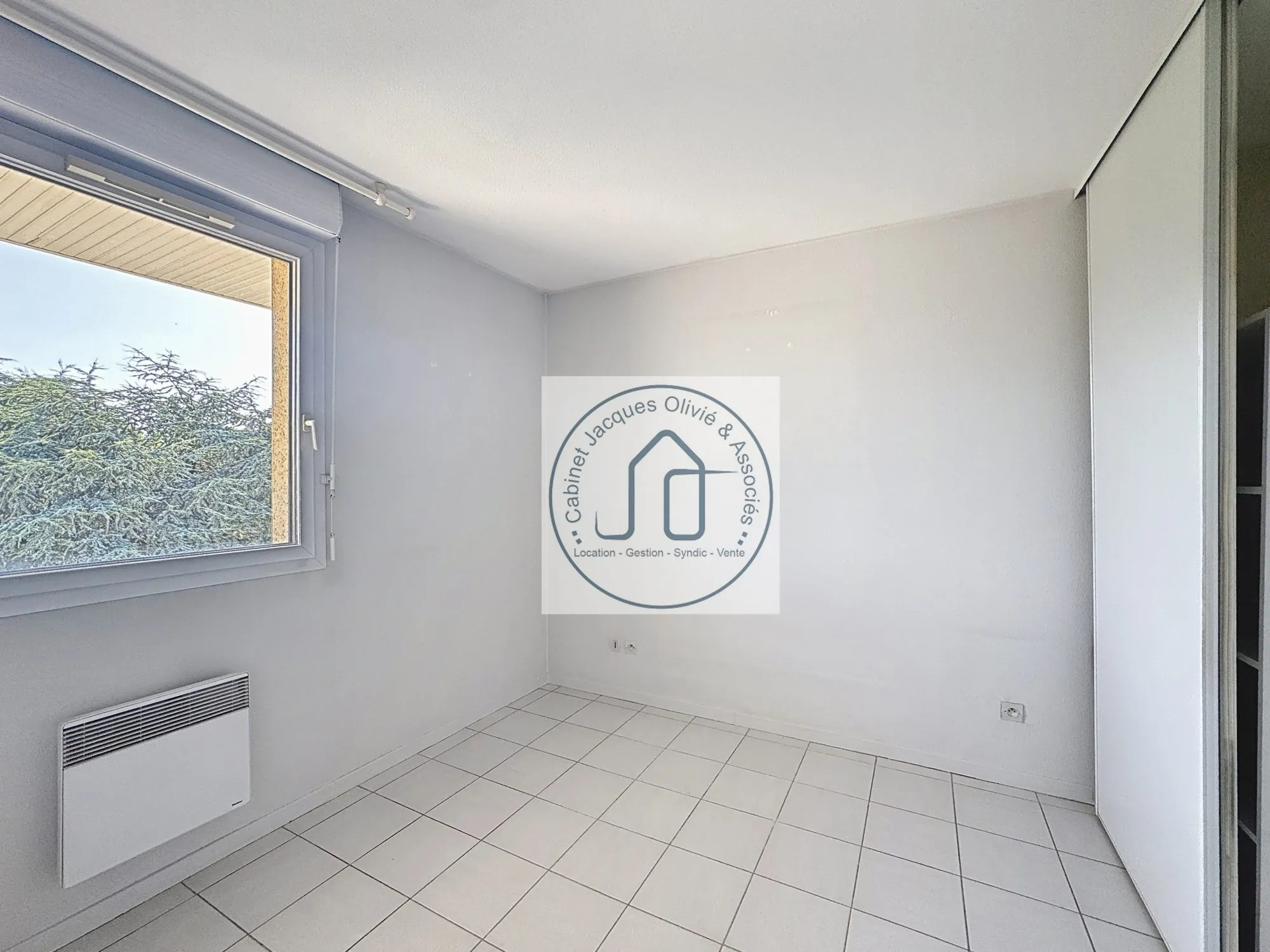 Belle appartement T2 lumineux avec terrasse et piscine à Aucamville 