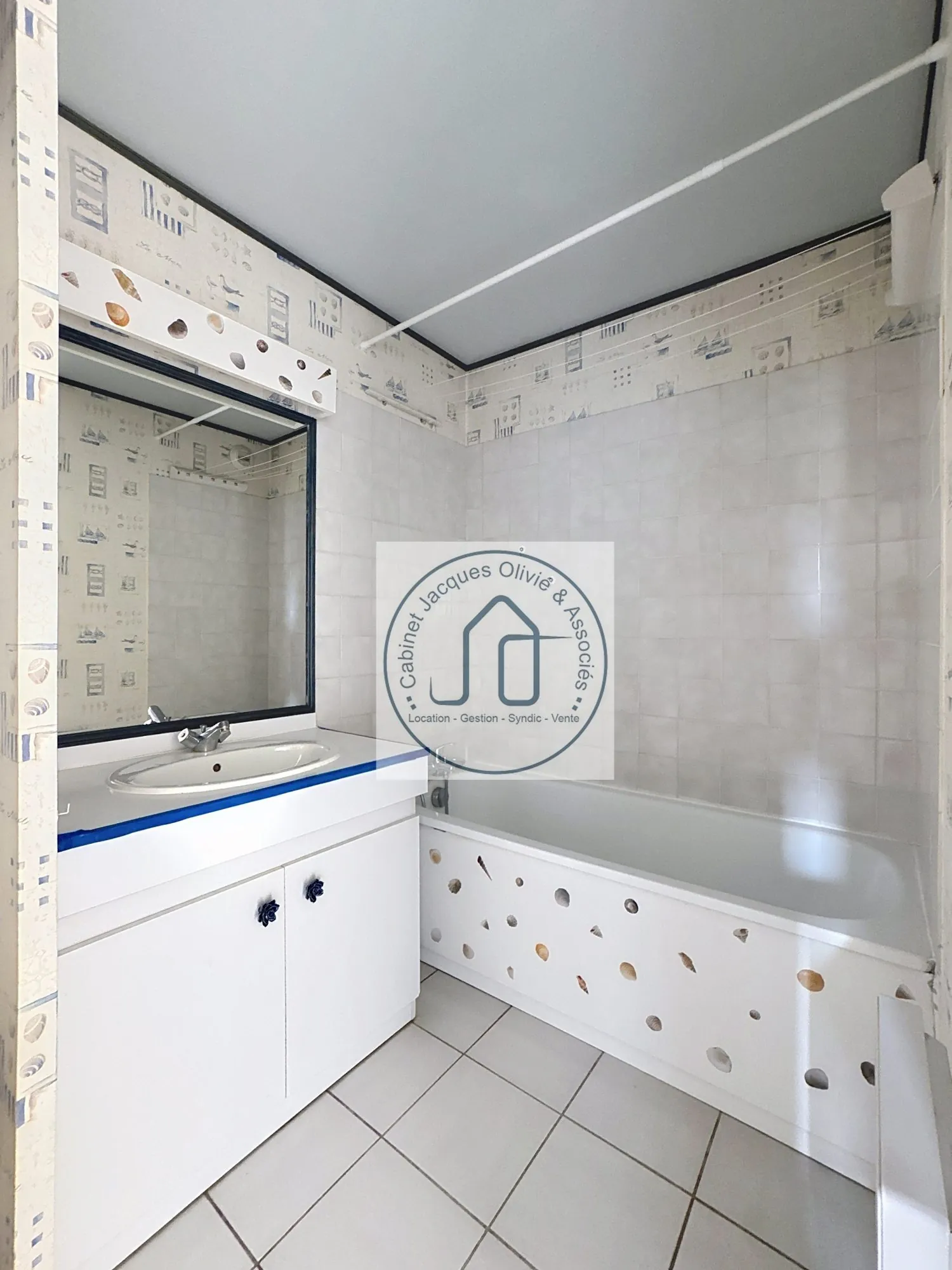Belle appartement T2 lumineux avec terrasse et piscine à Aucamville 