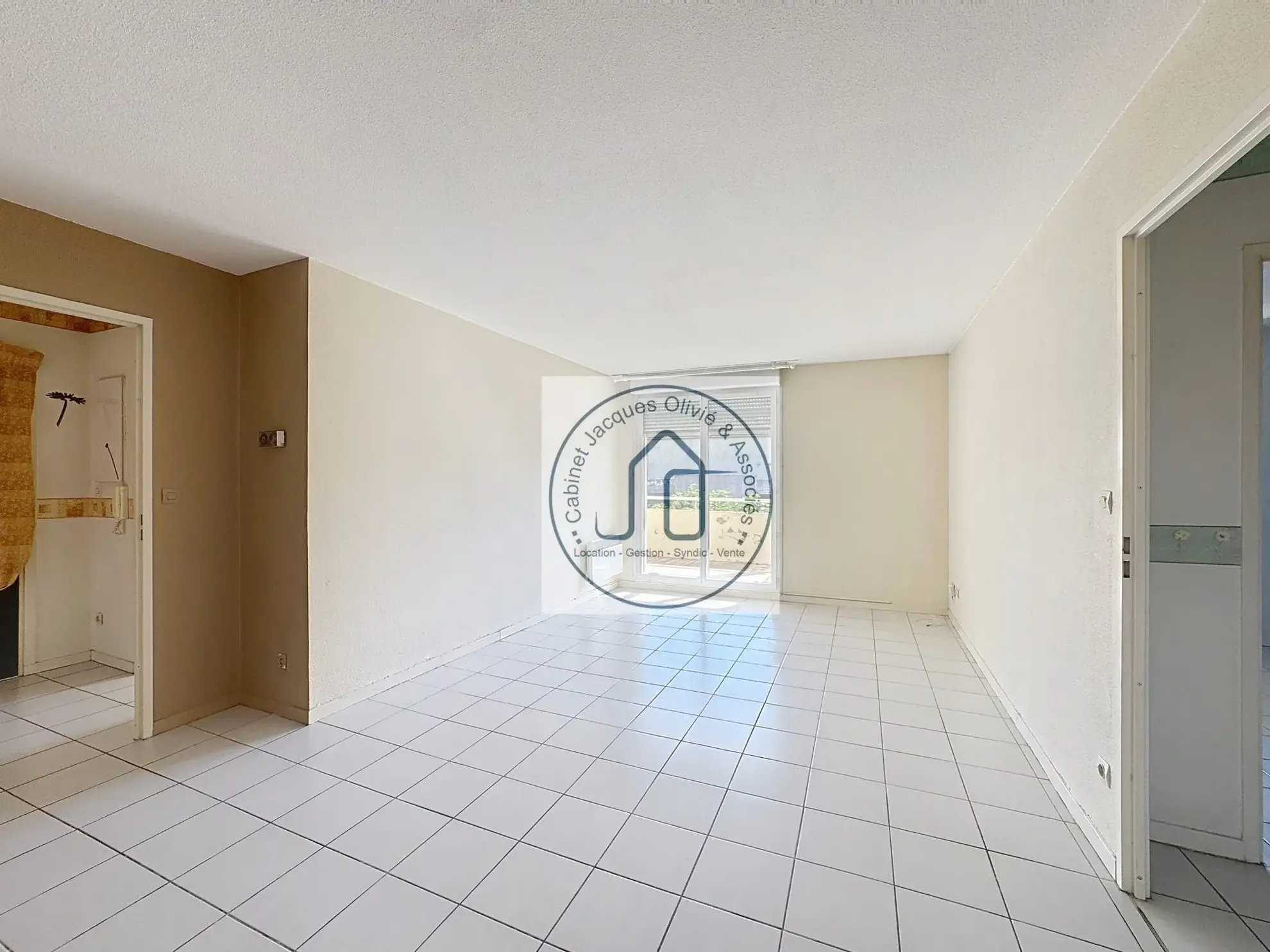 Belle appartement T2 lumineux avec terrasse et piscine à Aucamville 