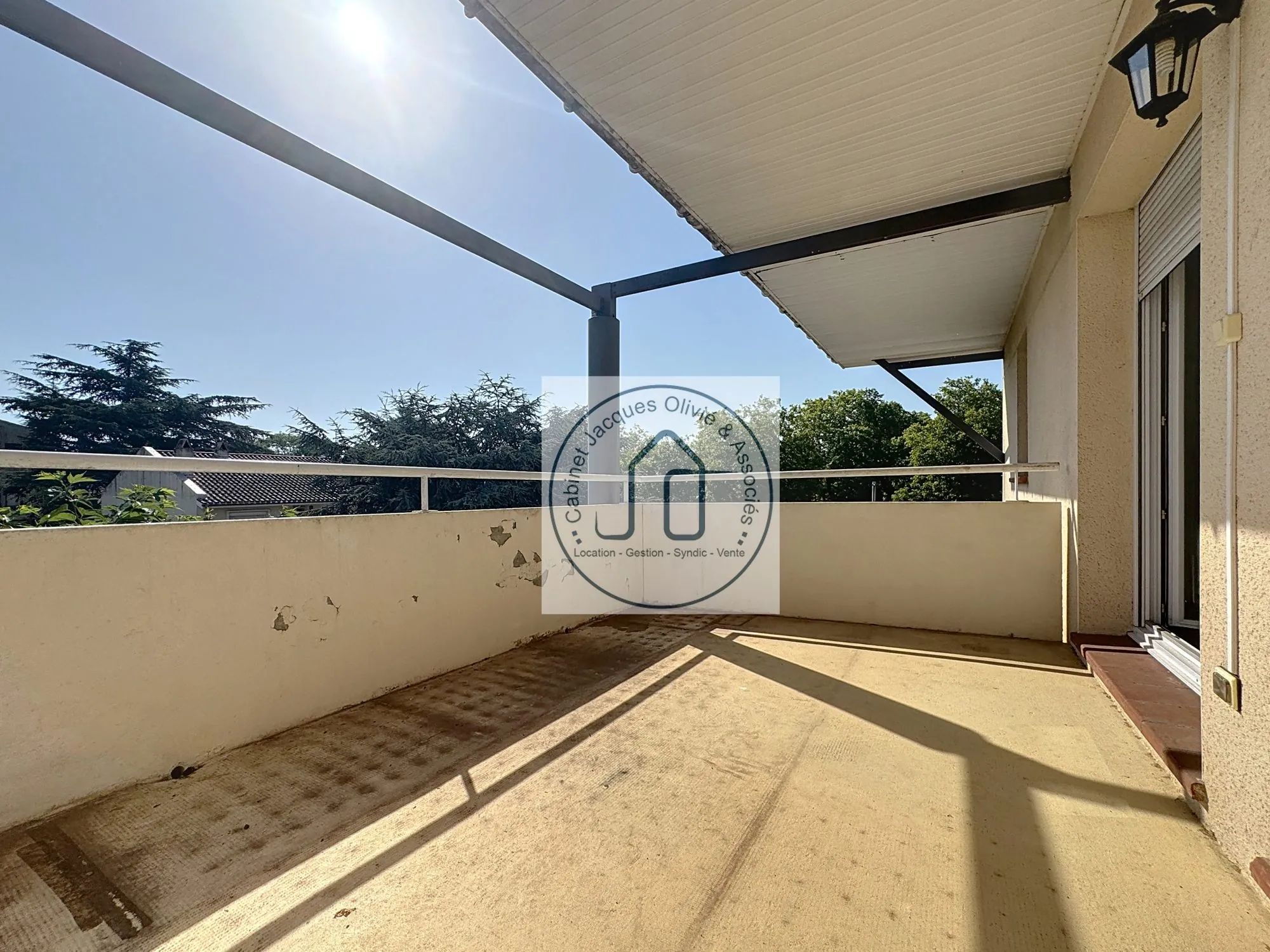 Belle appartement T2 lumineux avec terrasse et piscine à Aucamville 