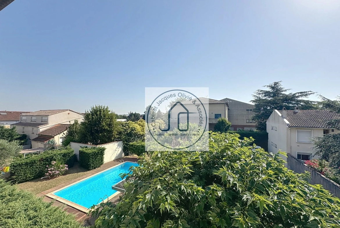 Belle appartement T2 lumineux avec terrasse et piscine à Aucamville 