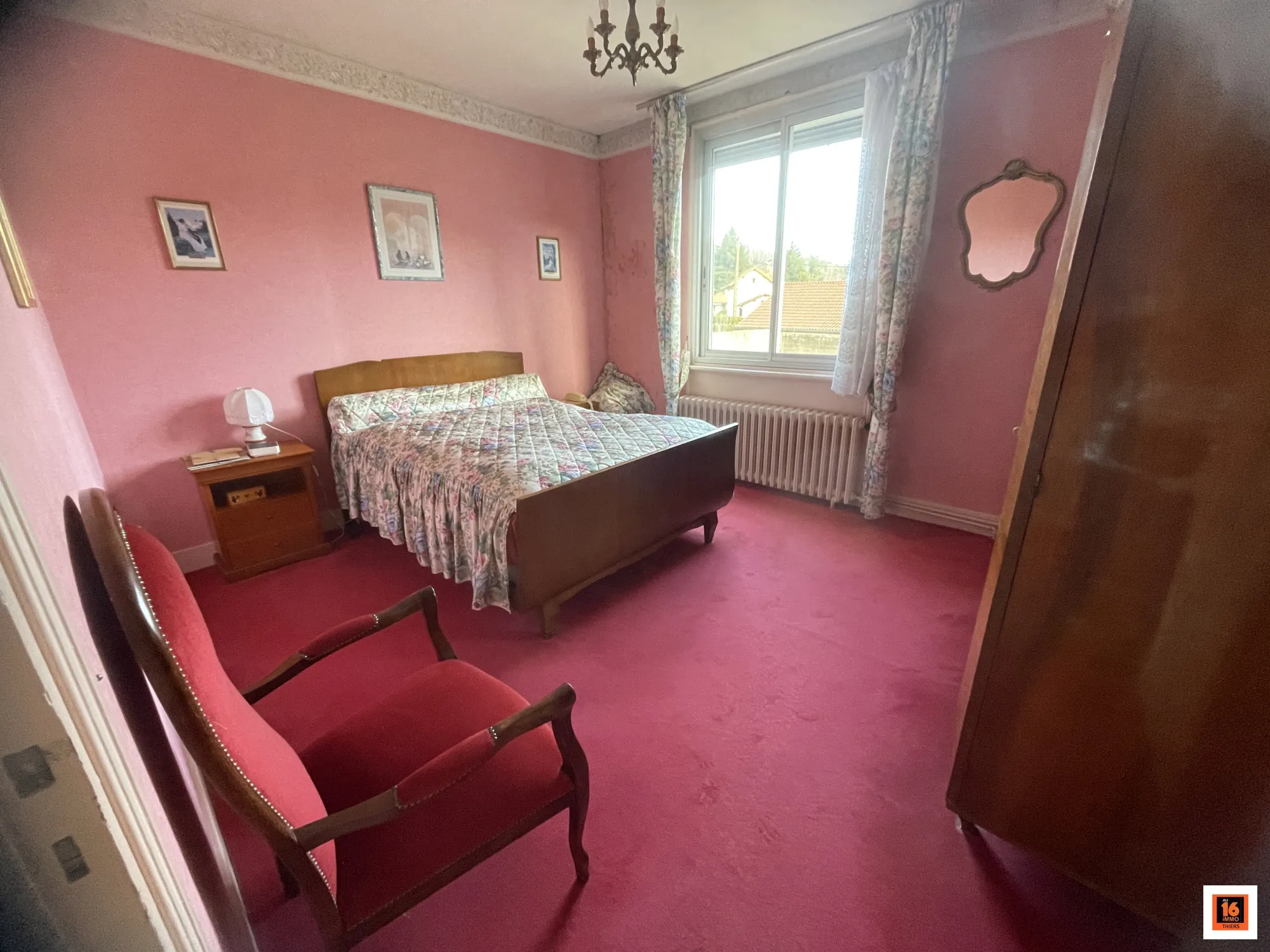 Maison individuelle à vendre à La Monnerie-le-Montel avec dépendance et jardin clos 