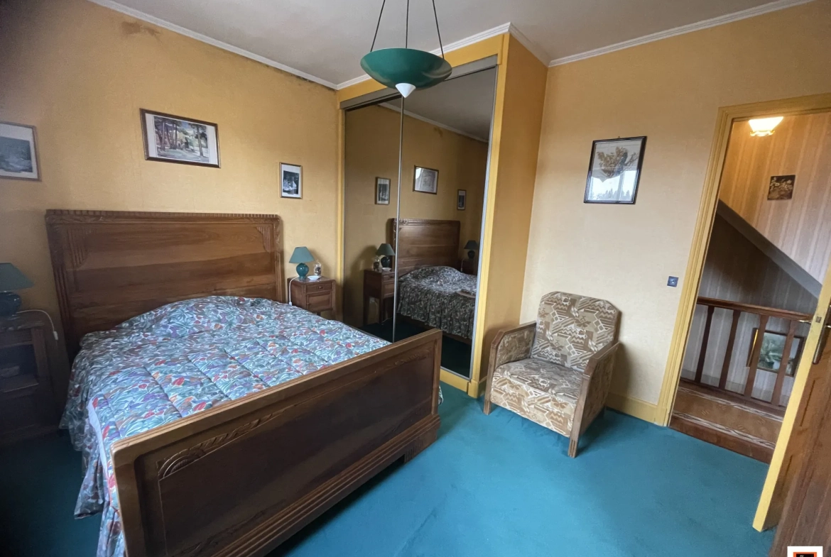 Maison individuelle à vendre à La Monnerie-le-Montel avec dépendance et jardin clos 