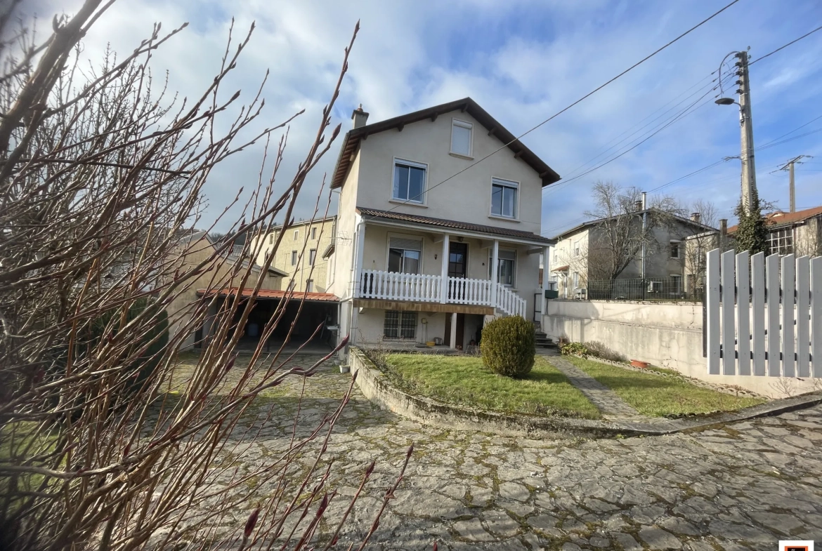 Maison individuelle à vendre à La Monnerie-le-Montel avec dépendance et jardin clos 
