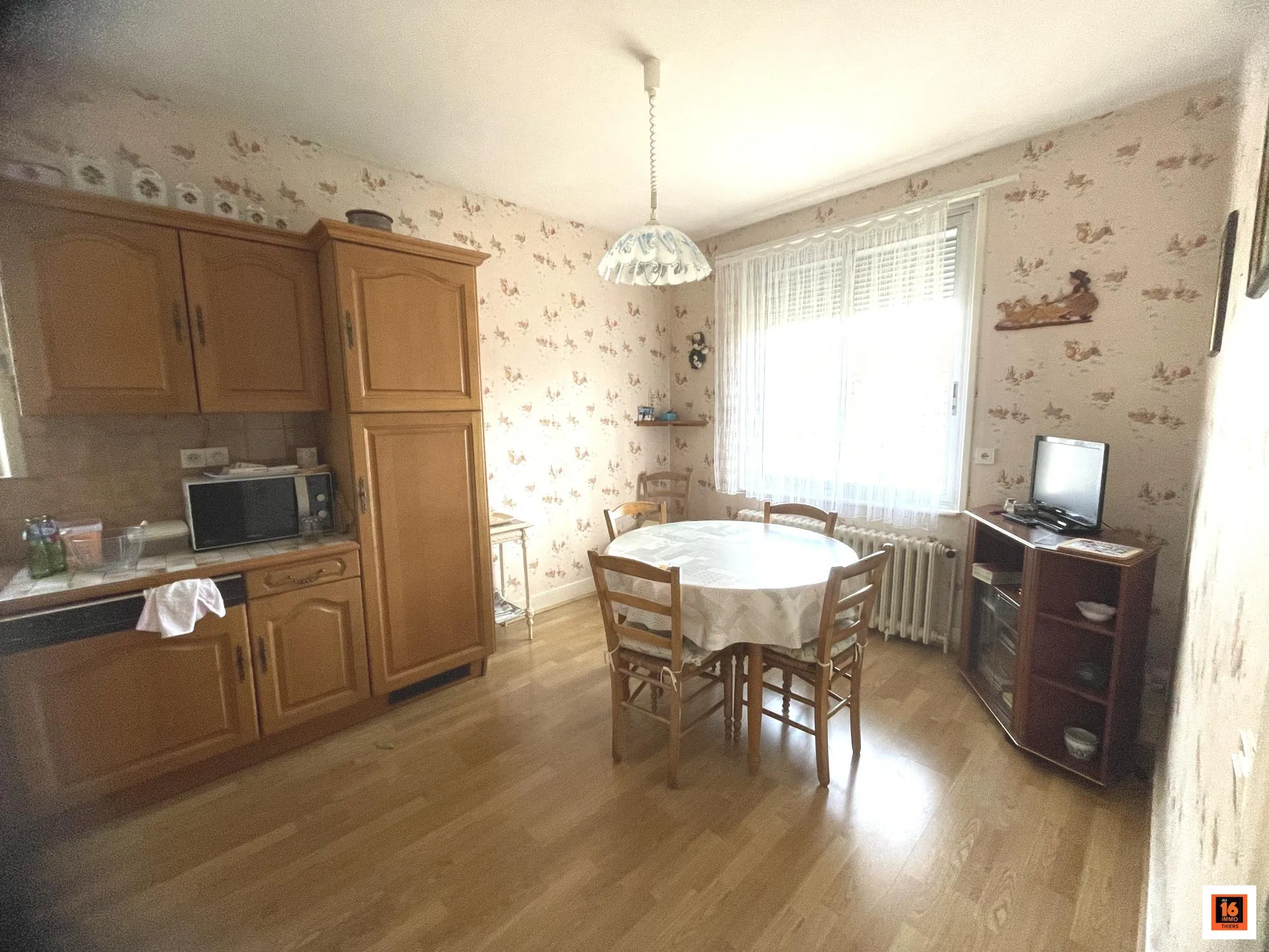 Maison individuelle à vendre à La Monnerie-le-Montel avec dépendance et jardin clos 