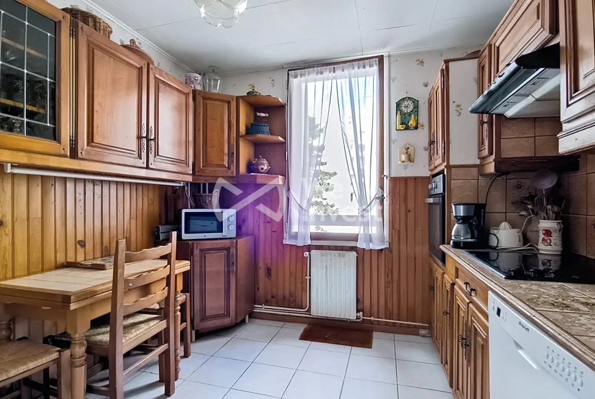 Appartement T3 avec balcon et parking à Roissy-en-Brie 