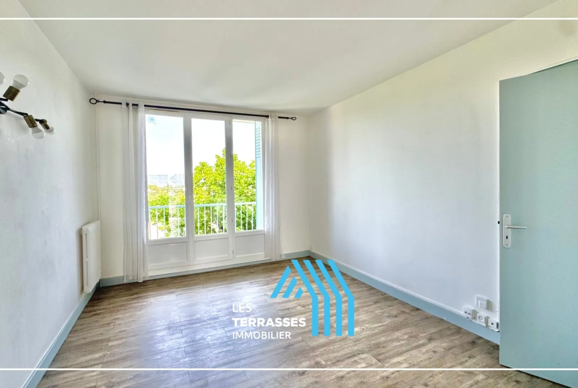Appartement T3 rénové avec terrasse et cave à Montélimar 