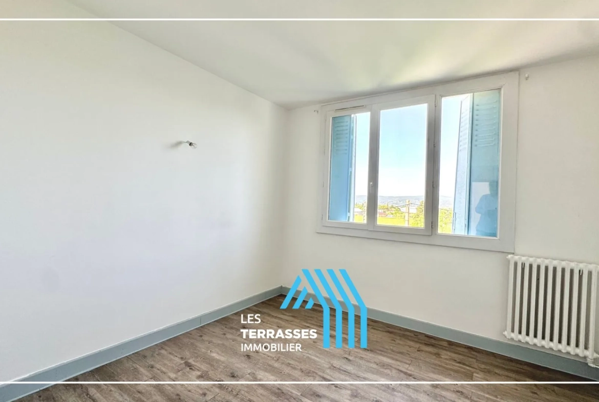Appartement T3 rénové avec terrasse et cave à Montélimar 