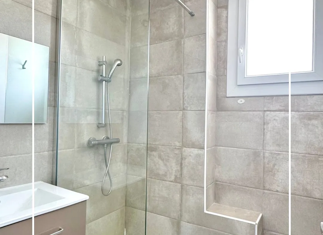 Appartement T3 rénové avec terrasse et cave à Montélimar 