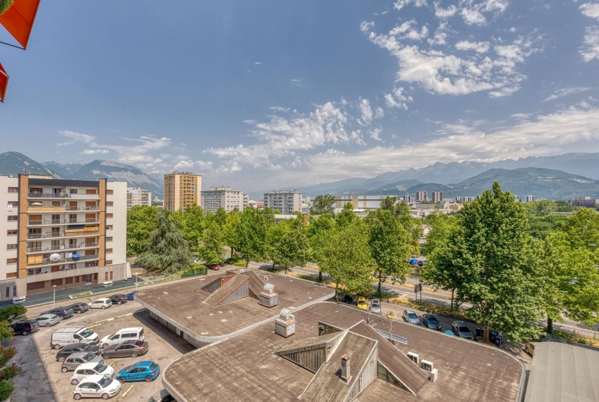 Bel appartement T5 avec garage et vue imprenable à Grenoble 