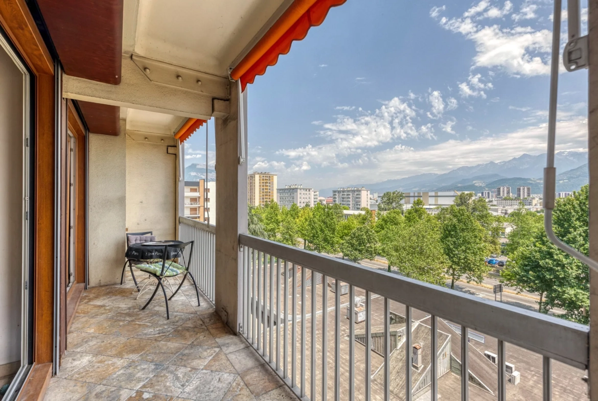 Bel appartement T5 avec garage et vue imprenable à Grenoble 