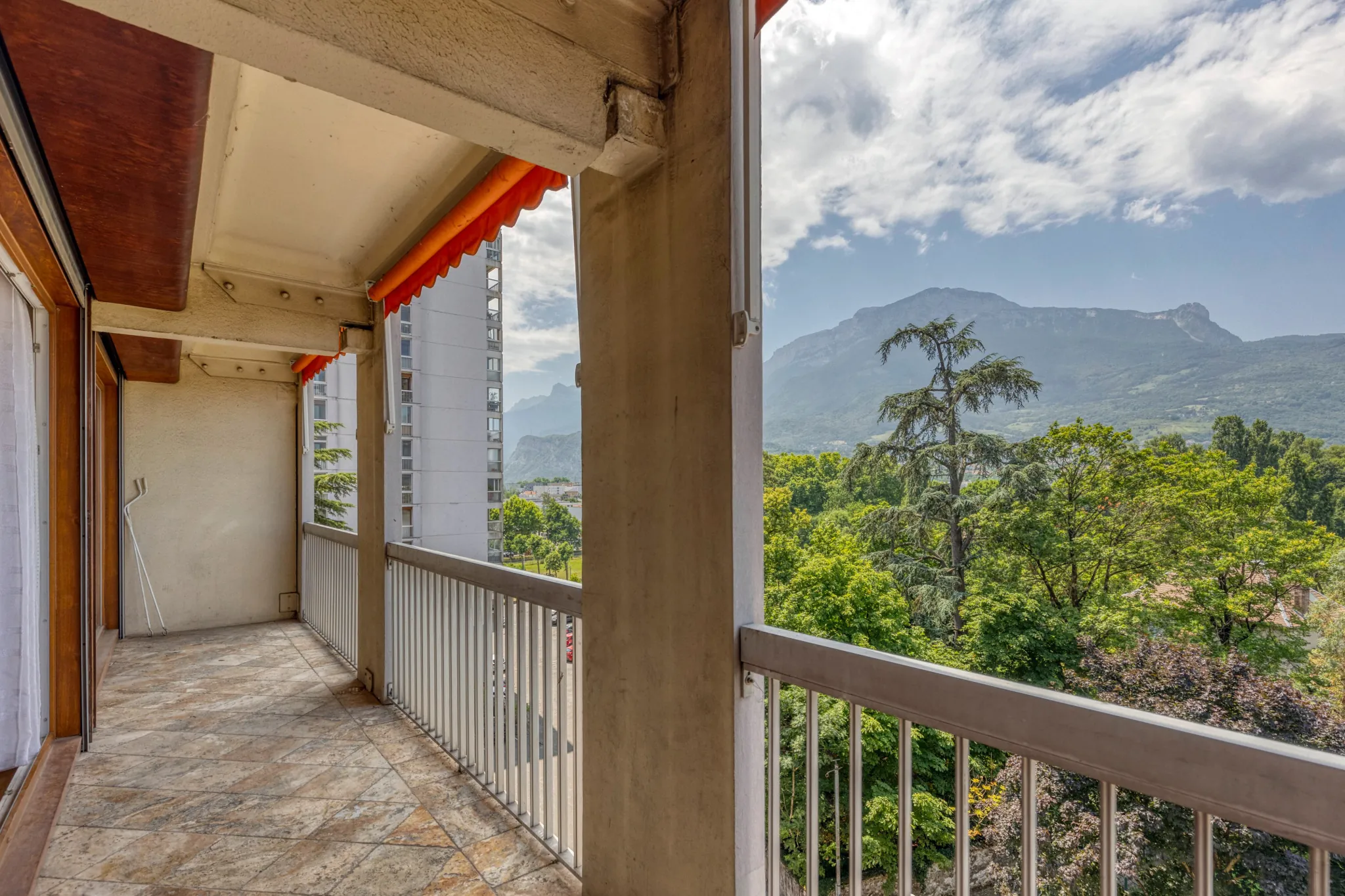 Bel appartement T5 avec garage et vue imprenable à Grenoble 