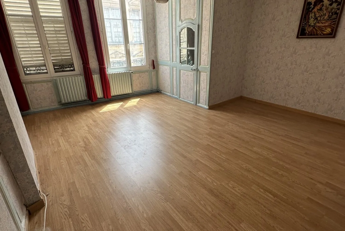 Maison de ville avec cave voûtée et garage à Bar-le-Duc - Investissement ou résidence 