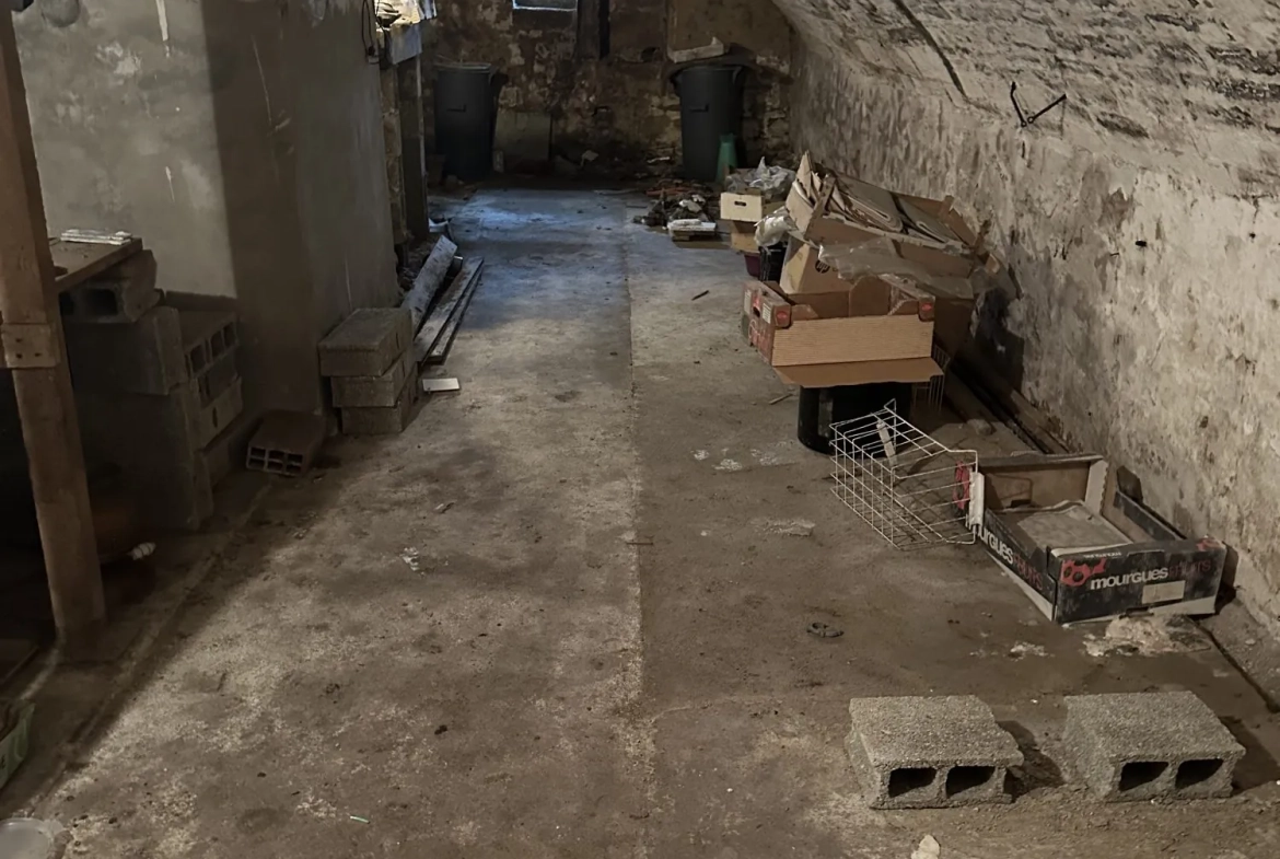 Maison de ville avec cave voûtée et garage à Bar-le-Duc - Investissement ou résidence 