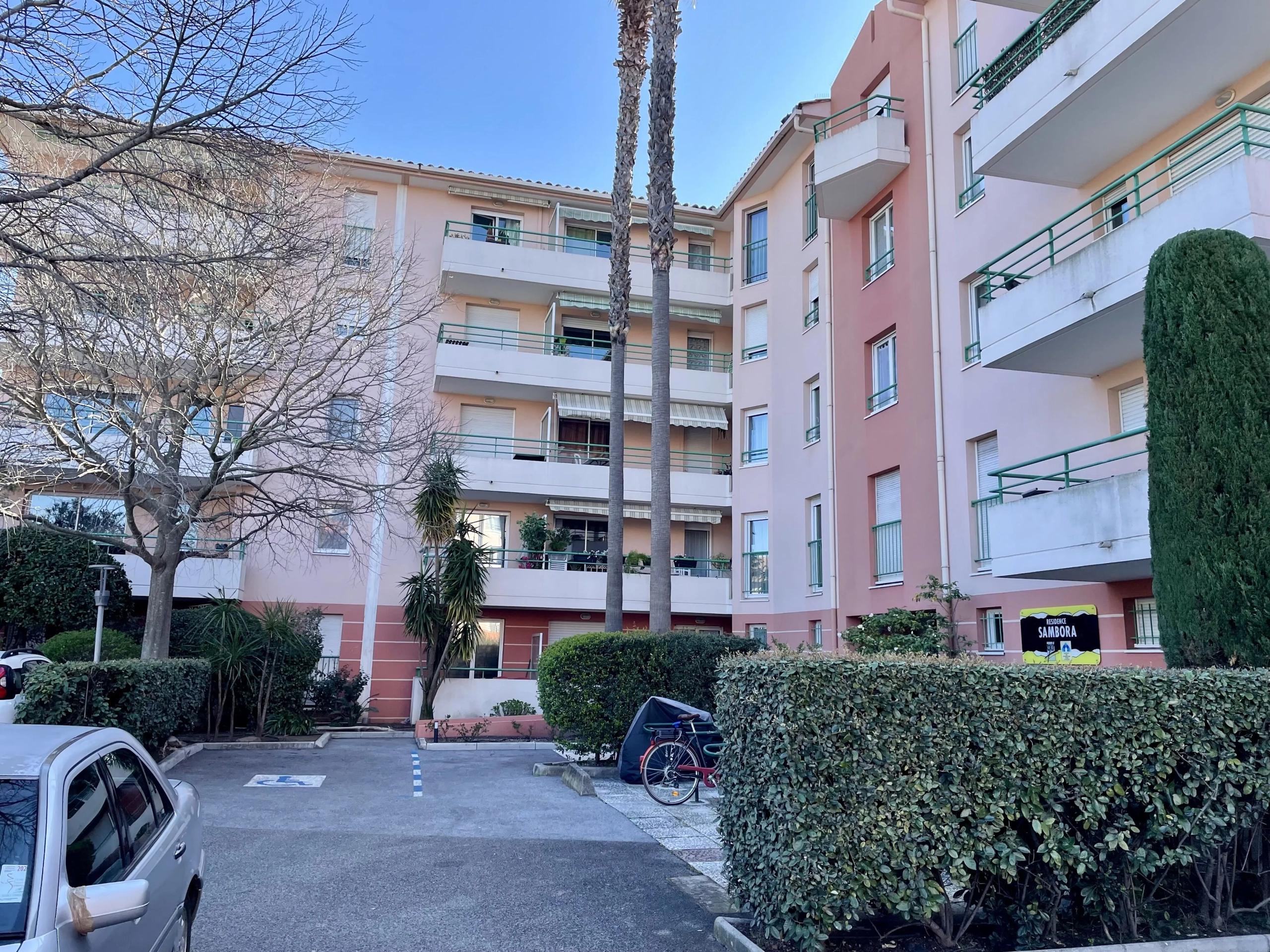 Studio lumineux avec balcon et parking à Saint-Raphaël, Résidence Le Sambora 
