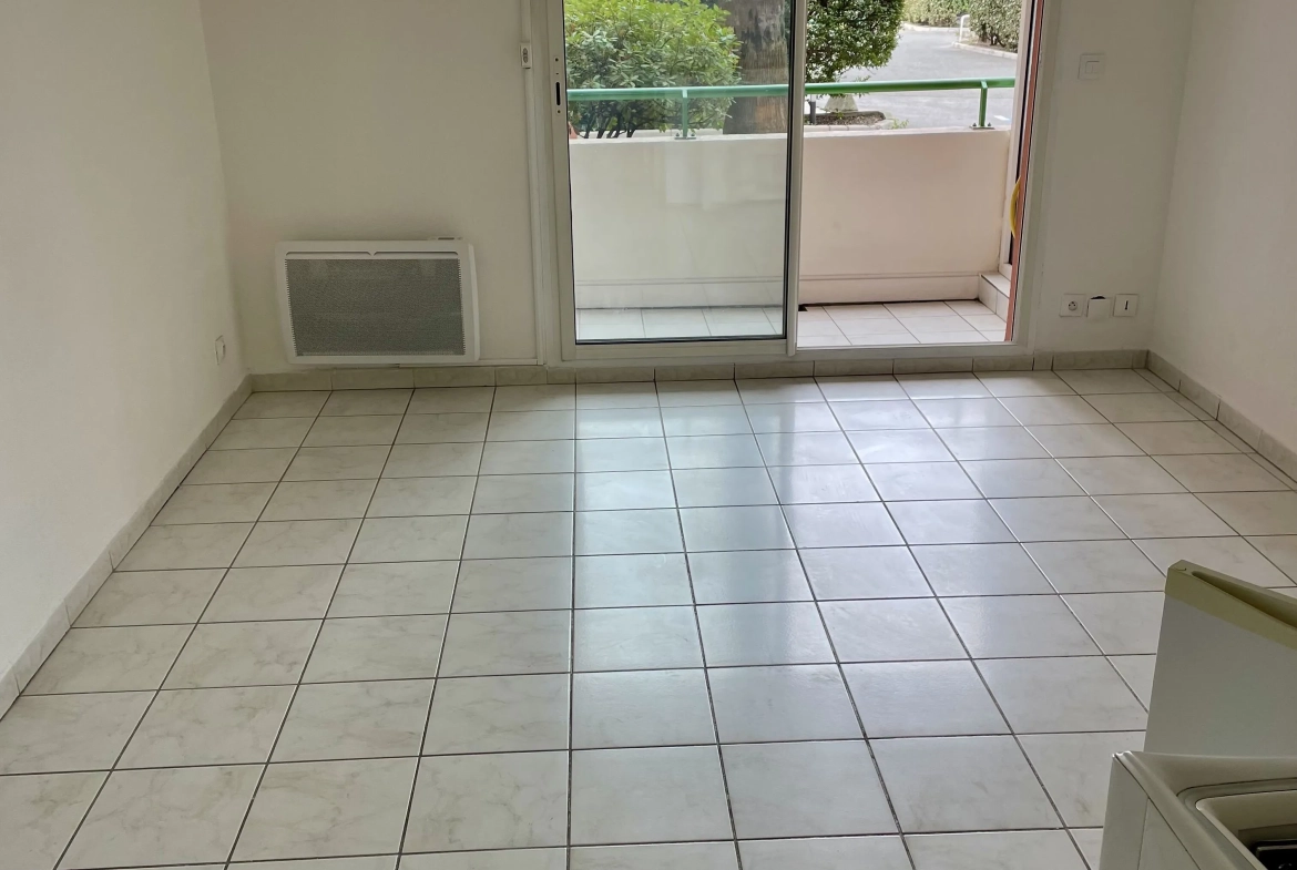 Studio lumineux avec balcon et parking à Saint-Raphaël, Résidence Le Sambora 