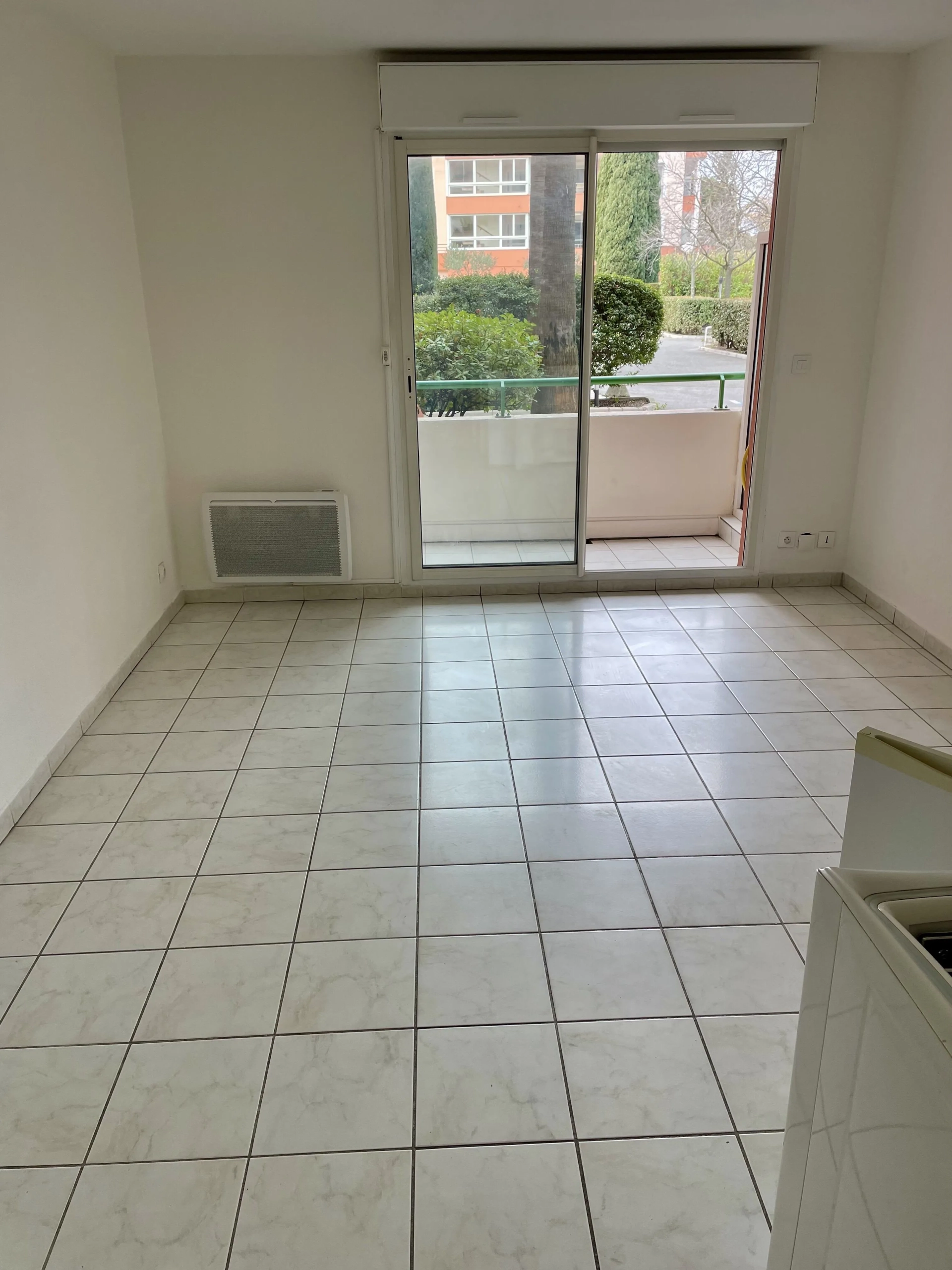 Studio lumineux avec balcon et parking à Saint-Raphaël, Résidence Le Sambora 