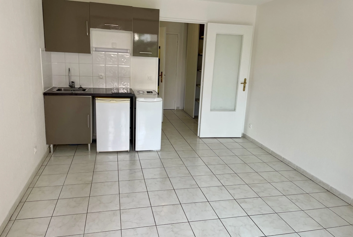 Studio lumineux avec balcon et parking à Saint-Raphaël, Résidence Le Sambora 