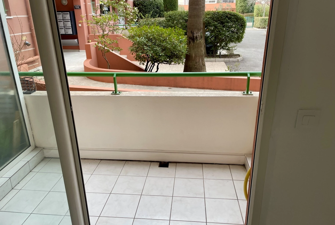 Studio lumineux avec balcon et parking à Saint-Raphaël, Résidence Le Sambora 