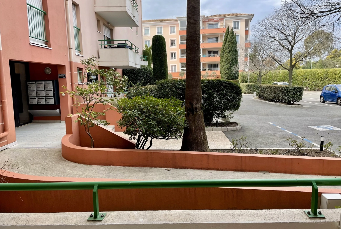 Studio lumineux avec balcon et parking à Saint-Raphaël, Résidence Le Sambora 