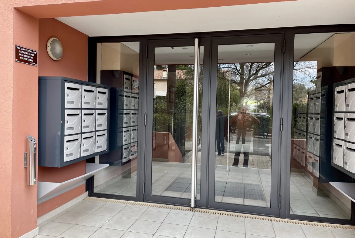 Studio lumineux avec balcon et parking à Saint-Raphaël, Résidence Le Sambora 