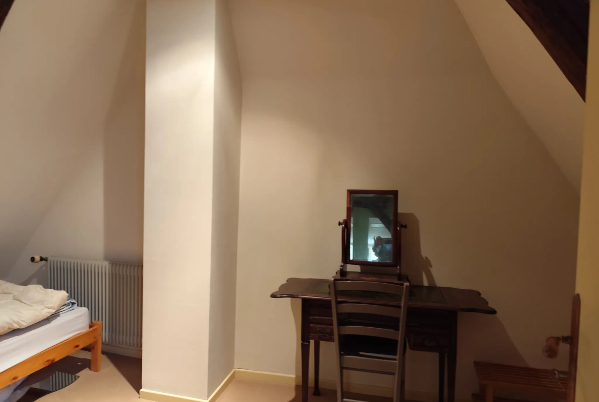 Maison en pierre pleine de charme à Estivals avec terrasses et dépendances 