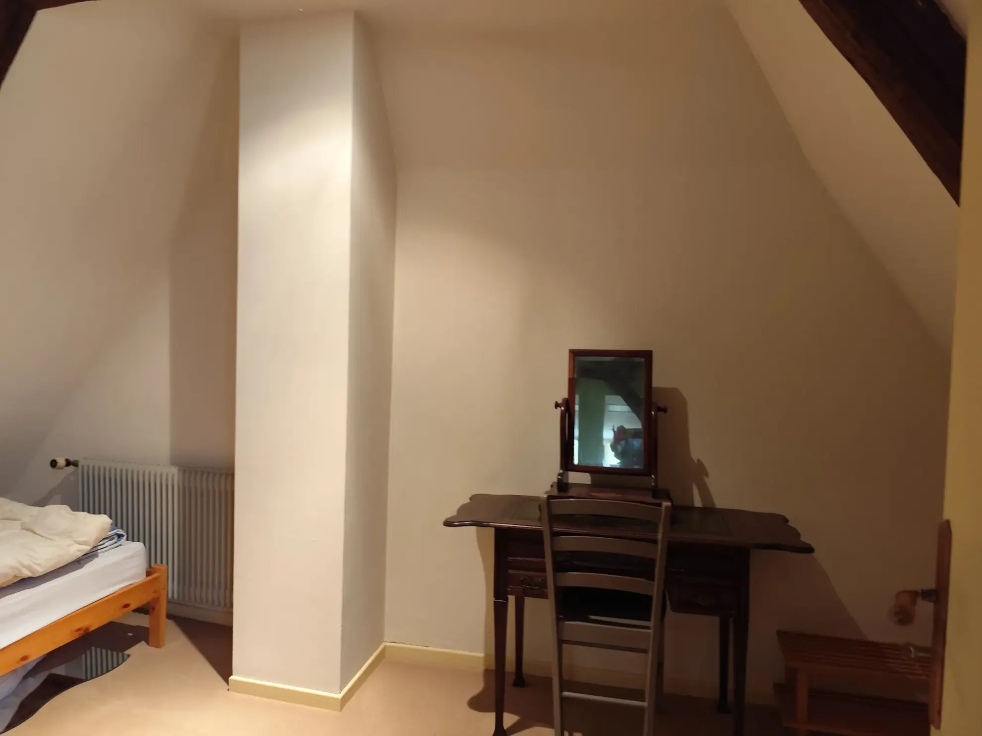 Maison en pierre pleine de charme à Estivals avec terrasses et dépendances 