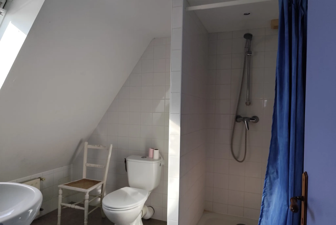 Maison en pierre pleine de charme à Estivals avec terrasses et dépendances 