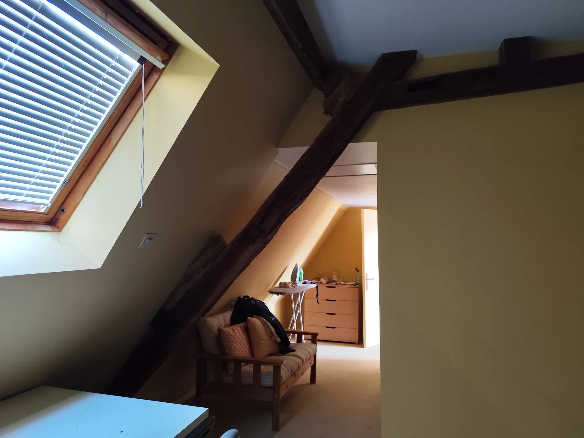 Maison en pierre pleine de charme à Estivals avec terrasses et dépendances 