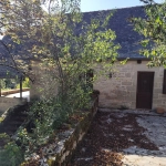 Maison en pierre pleine de charme à Estivals avec terrasses et dépendances