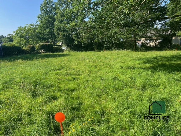 Terrain à vendre à Vigneux-de-Bretagne en zone UH, idéal pour construction