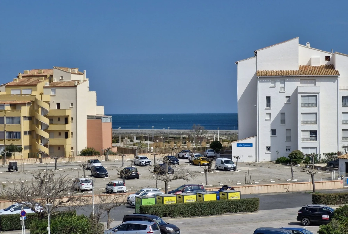 Studio cabine à vendre à Port Leucate proche plage avec parking privé 