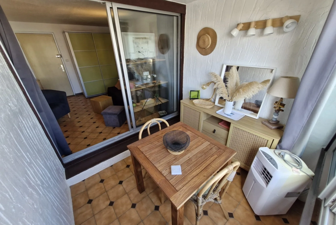Studio cabine à vendre à Port Leucate proche plage avec parking privé 