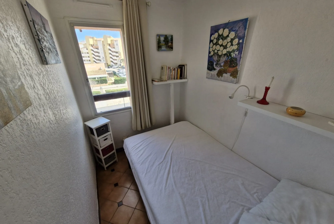 Studio cabine à vendre à Port Leucate proche plage avec parking privé 