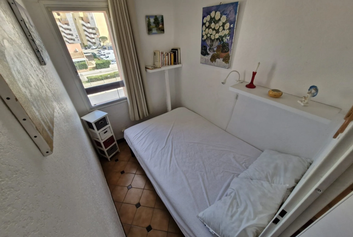 Studio cabine à vendre à Port Leucate proche plage avec parking privé 