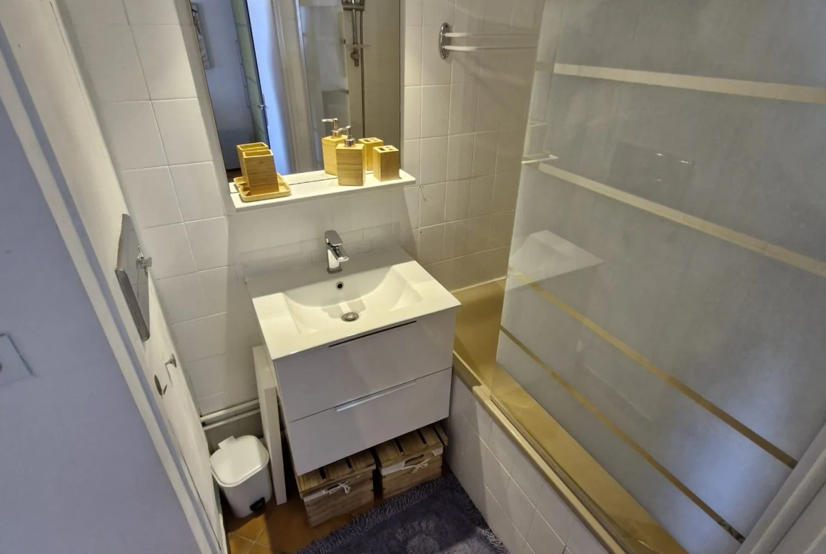 Studio cabine à vendre à Port Leucate proche plage avec parking privé 