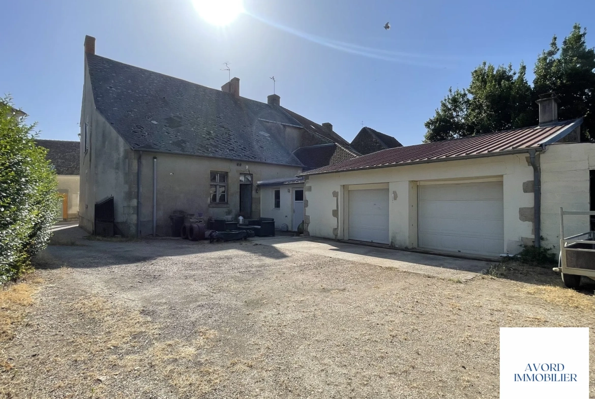 Maison à vendre à VILLEQUIERS avec garage et jardin - Charme du XIXe siècle 