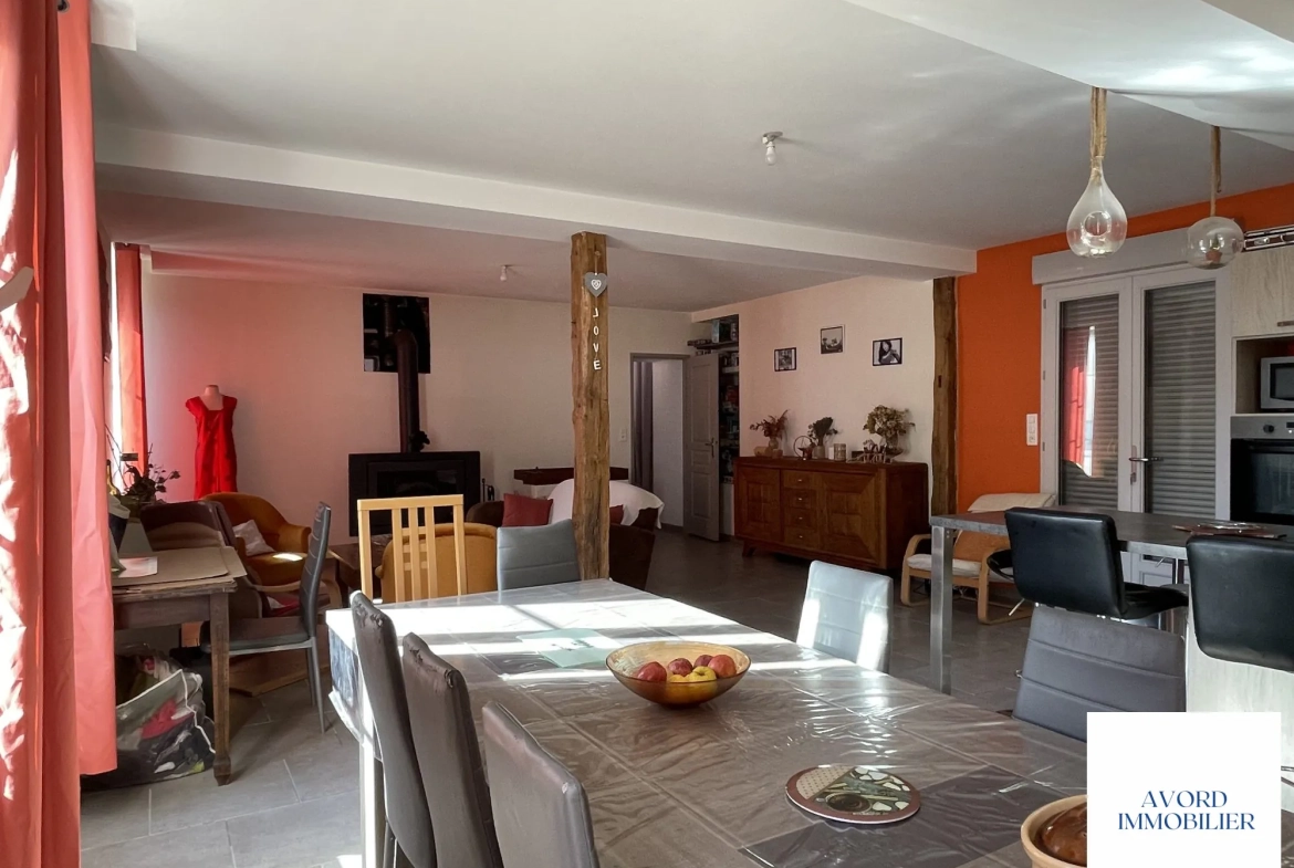 Maison à vendre à VILLEQUIERS avec garage et jardin - Charme du XIXe siècle 