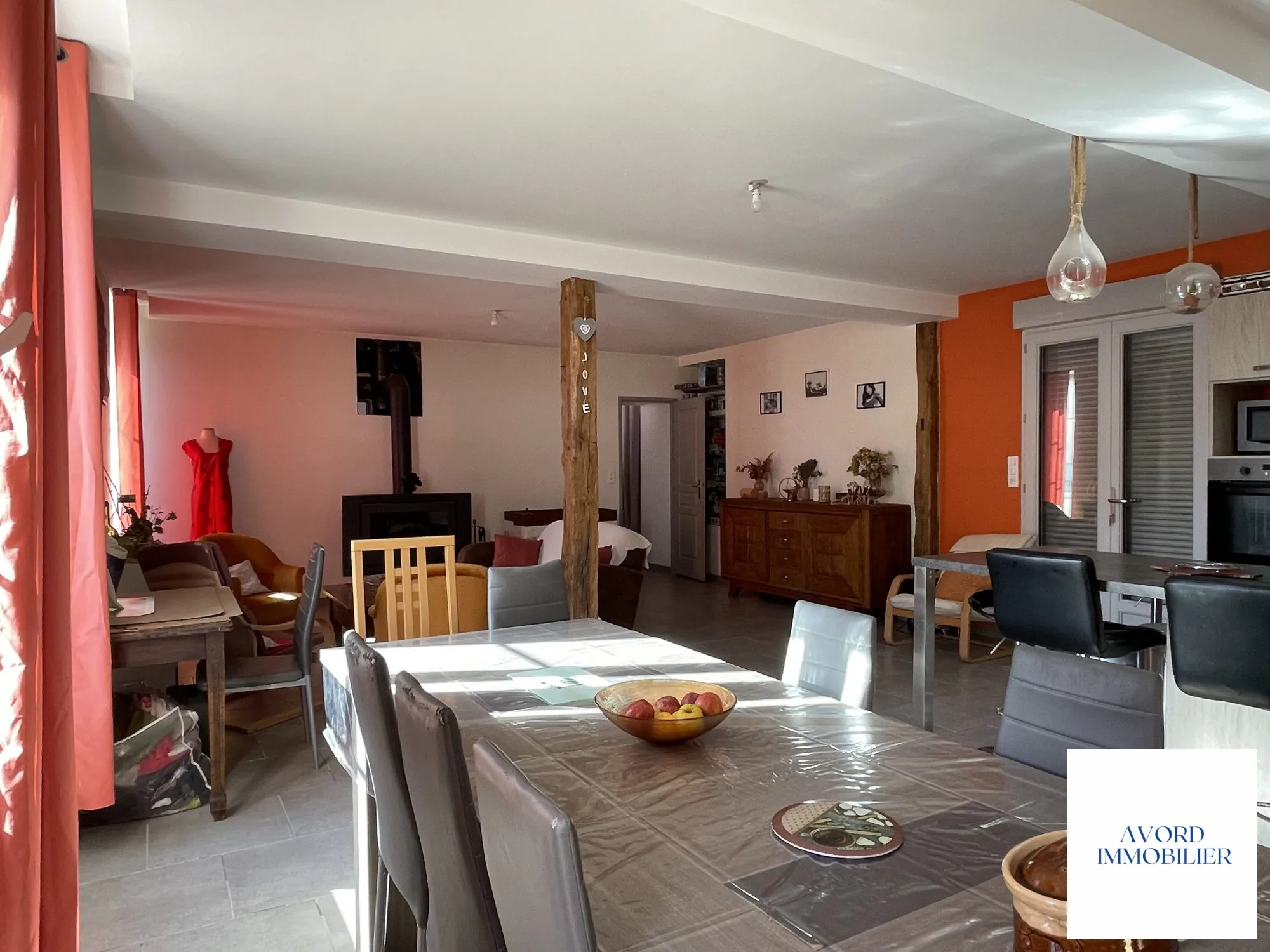 Maison à vendre à VILLEQUIERS avec garage et jardin - Charme du XIXe siècle 