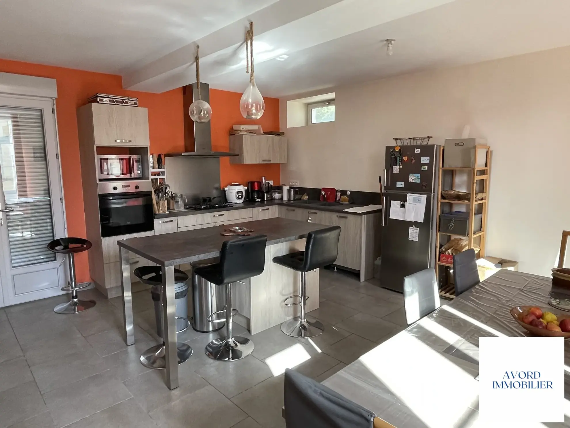 Maison à vendre à VILLEQUIERS avec garage et jardin - Charme du XIXe siècle 