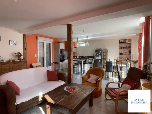 Maison à vendre à VILLEQUIERS avec garage et jardin - Charme du XIXe siècle
