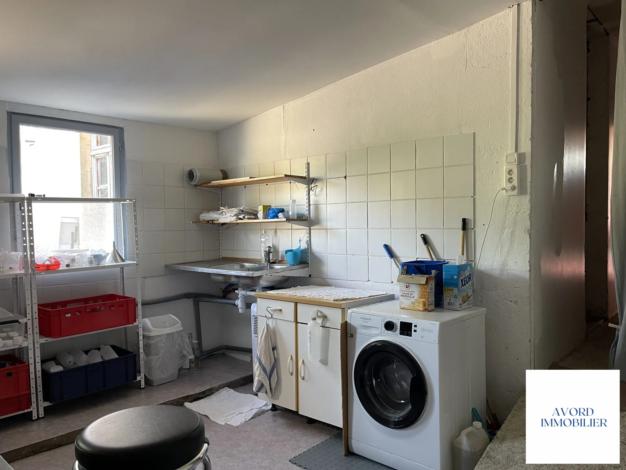 Buanderie - 20.50m² Maison à vendre à VILLEQUIERS avec garage et jardin - Charme du XIXe siècle 