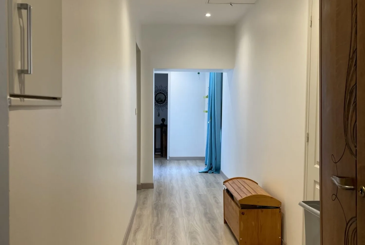 Maison à vendre à VILLEQUIERS avec garage et jardin - Charme du XIXe siècle 