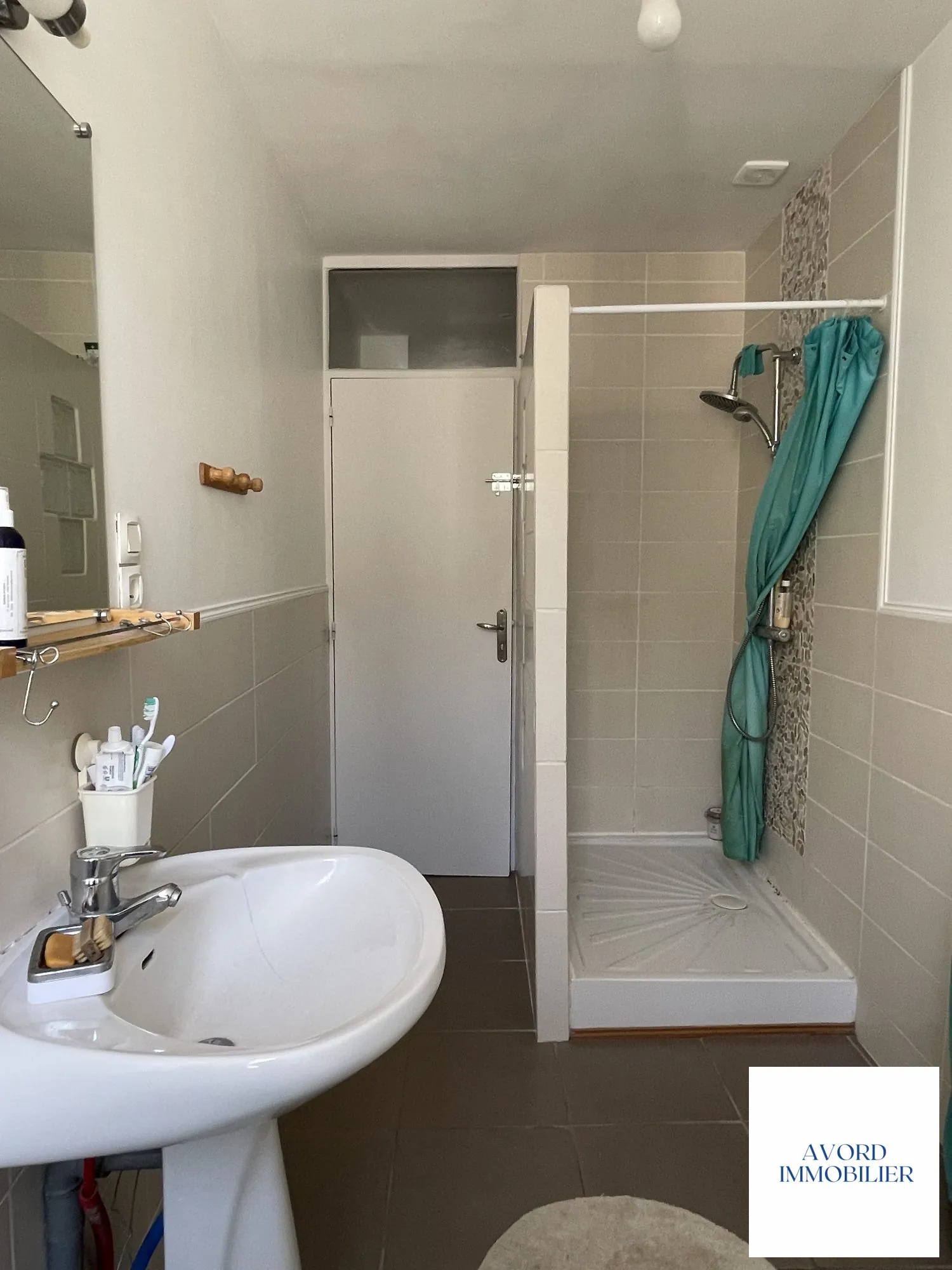 Maison à vendre à VILLEQUIERS avec garage et jardin - Charme du XIXe siècle 