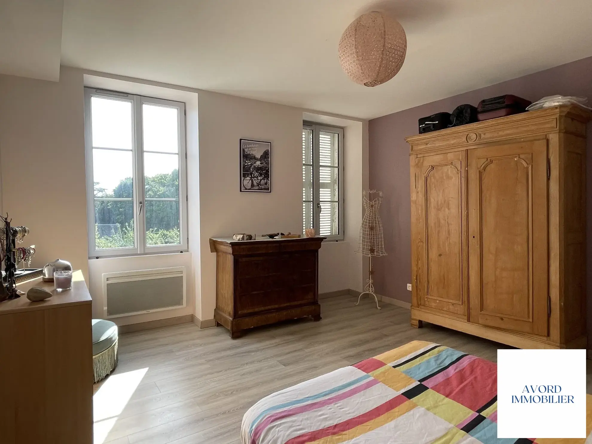 Maison à vendre à VILLEQUIERS avec garage et jardin - Charme du XIXe siècle 